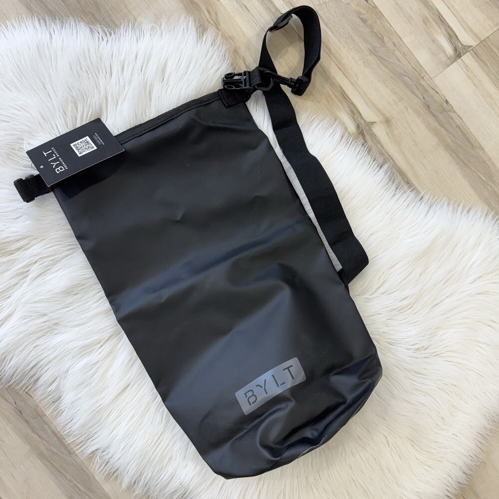 BYLT Basics BIOS Dry Bag in black New gym bag athletic